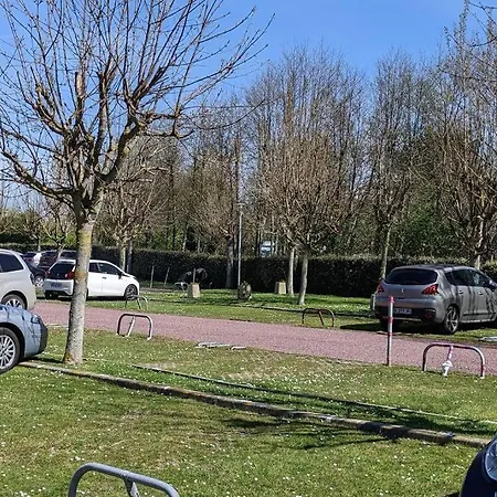 Daire Cosy En Rez-de-jardin Avec Terrasse Proche De La