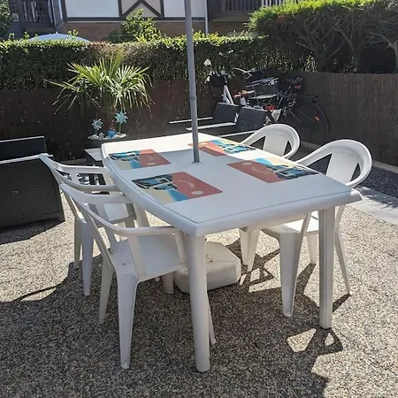 Daire Cosy En Rez-de-jardin Avec Terrasse Proche De La *