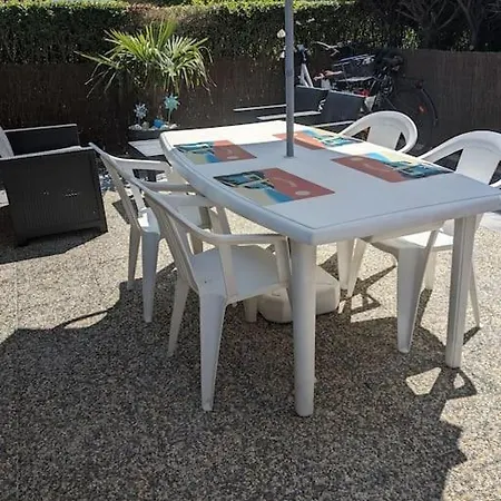 Daire Cosy En Rez-de-jardin Avec Terrasse Proche De La Villers-sur-Mer