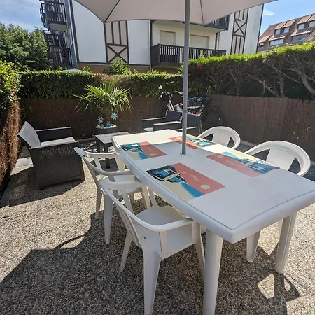 Cosy En Rez-de-jardin Avec Terrasse Proche De La Daire *